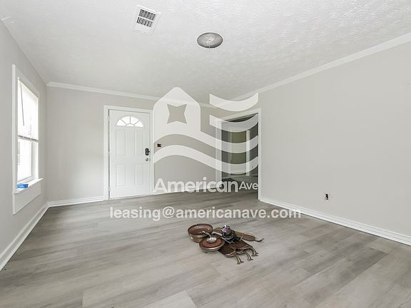 996384_003_wm_-_living_room_13059396.jpg
