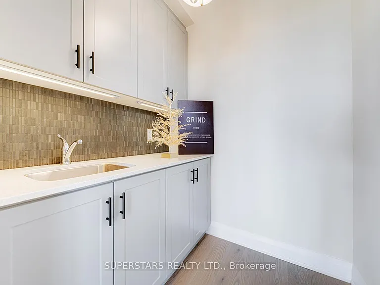 33 John Dallimore Dr — Photo 15
