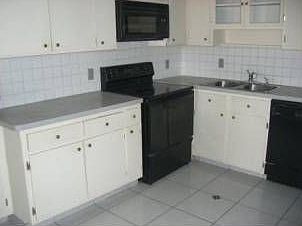 3rd image of 1400 NE 200th St