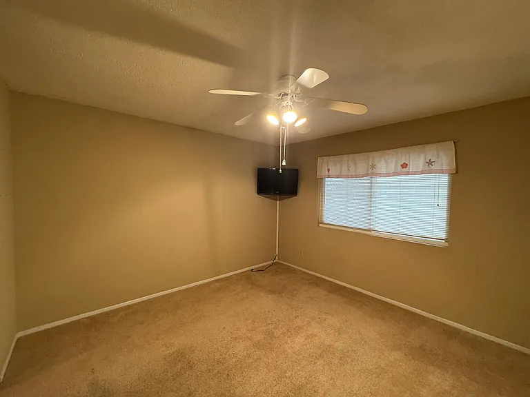 1464 Riverfront Dr — Photo 44