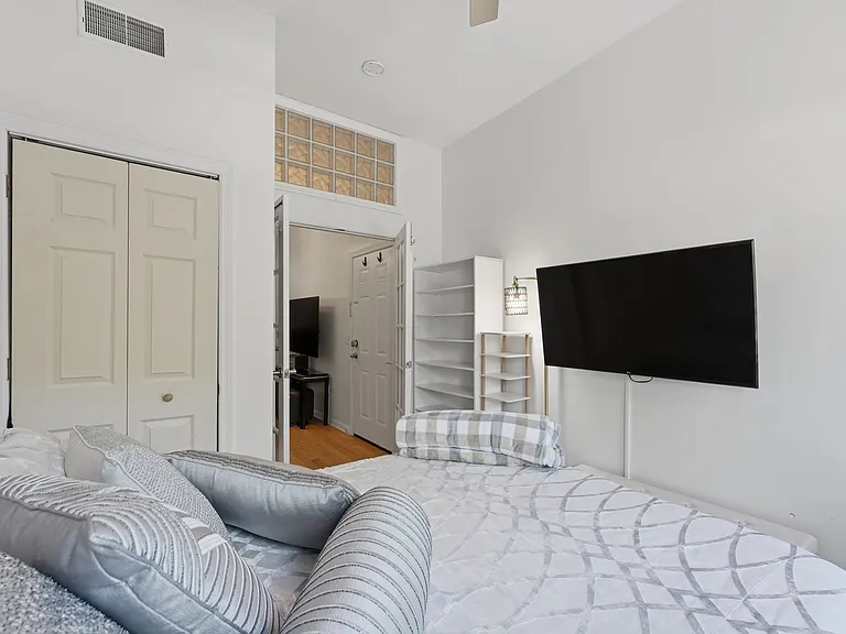 258 Pine St #1L — Photo 11