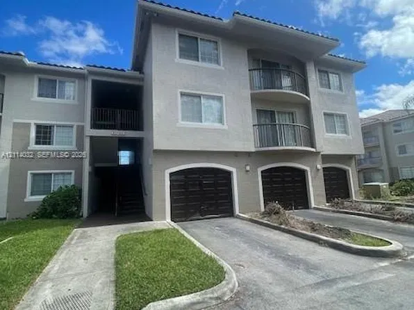 4177 N Haverhill Rd APT 821, West Palm Beach, FL 33417