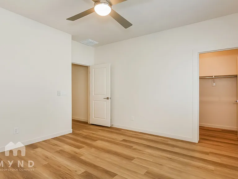 615 N Vine St — Photo 15