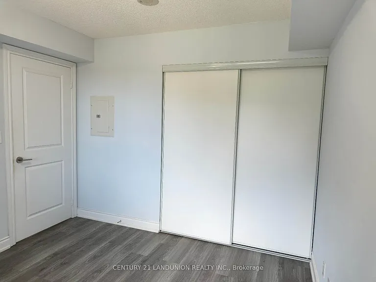 233 S Park Rd #915 — Photo 7