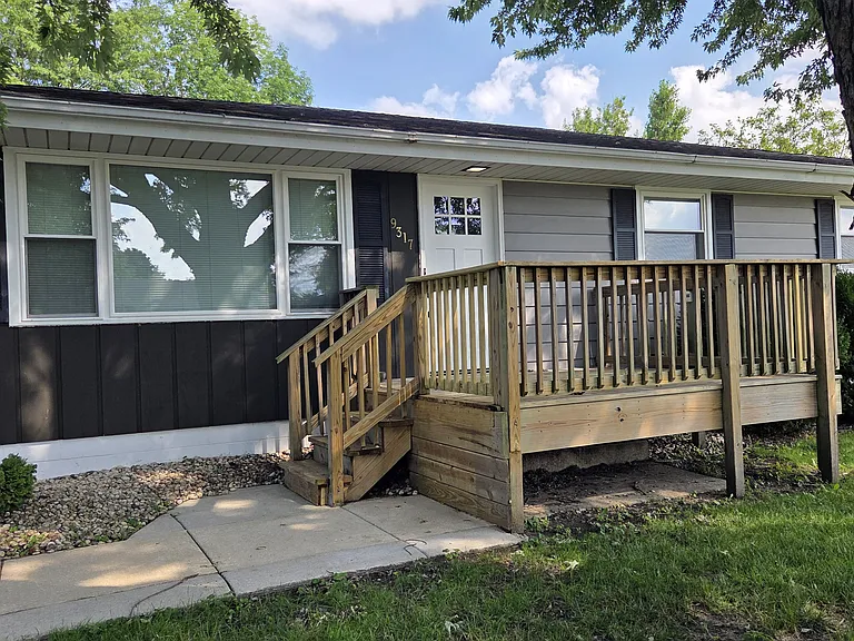9317 Southmoor Ave — Photo 2