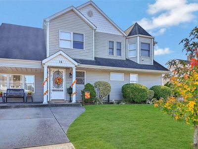 16 Stevedore Lane, Levittown, NY, 11756