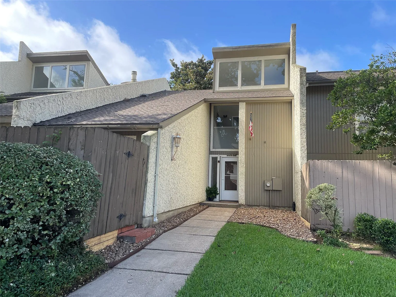 3 bed, 2.0 bath, 1573 sqft, $1,525 — Photo 2