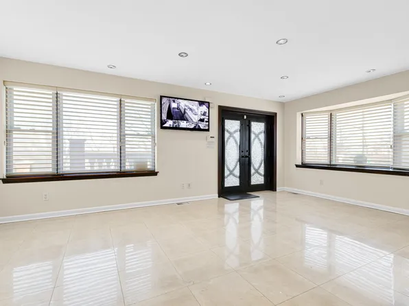 83-18 58th Avenue image 3 of 43