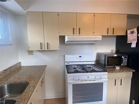 4th image of 4702 Mill Stream Ct