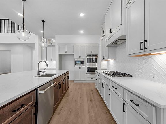 3rd image of 28117 Fox Bend Dr