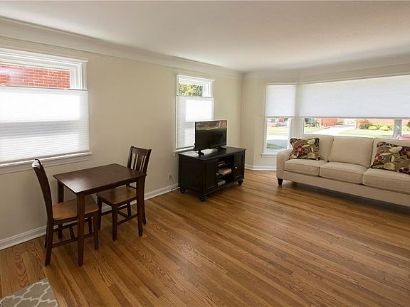 5th image of 14721 Orchard Park Ave