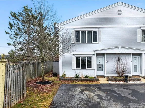 50 McAuley Dr #16, Moncton, NB E1A 6R2