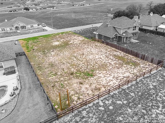 4th image of 128 Las Palomas Dr