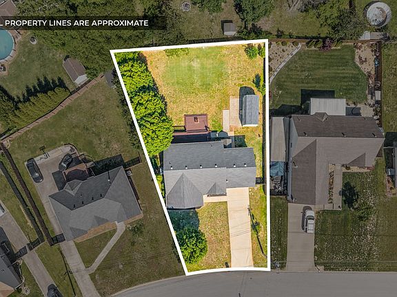 4th image of 1576 Barrywood Cir W
