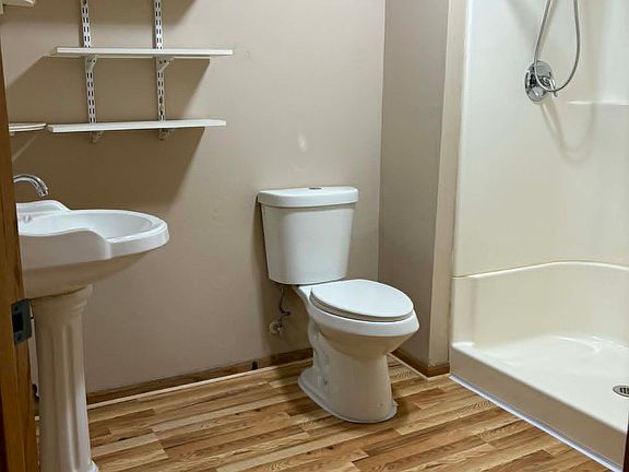 4th image of 15403 Aurora Ave #1