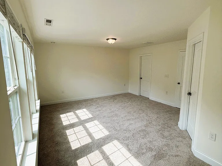 1209 Scholar Dr — Photo 11