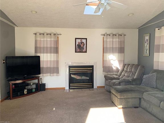 2nd image of 2133 Issaquah St