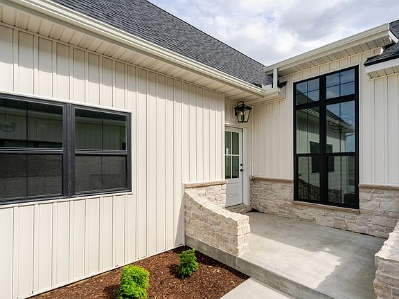 2nd image of 212 Allison Rd