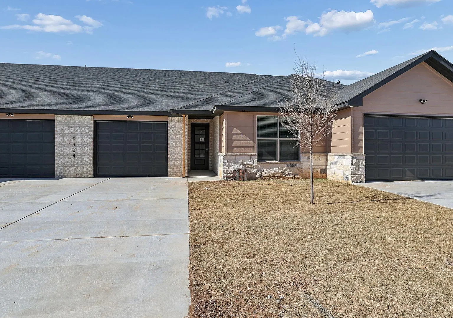 10374 Tierra Santa Unit A — Photo 2