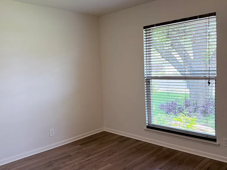 407 Heartwood Dr — Photo 7