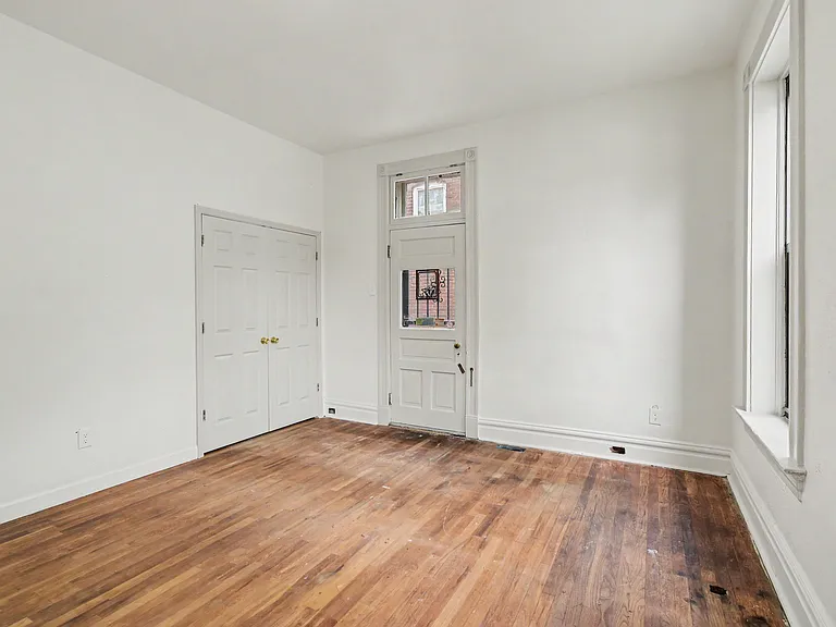 4416 S Grand Blvd — Photo 12