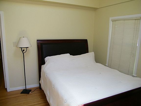 4th image of 703 16th Ave