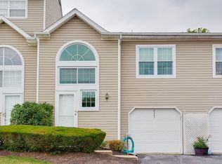 6203 Spring Knoll Dr, Harrisburg, PA 17111