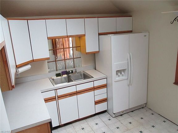 2nd image of 3109 Saratoga Ave