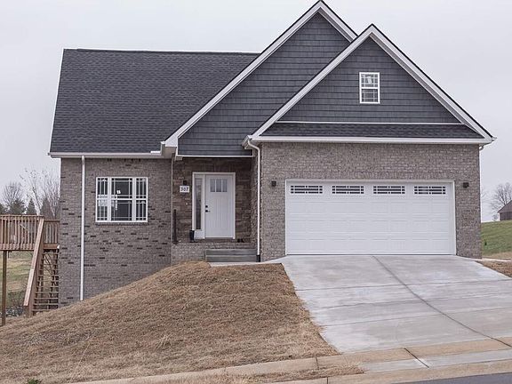 3rd image of 307 Lochmere Greene Dr