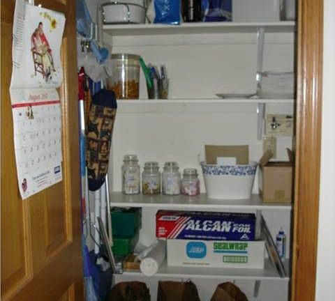 Walk in pantry