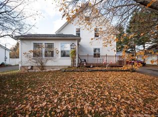 15 Macdonald Rd, Salisbury, NB E4J2J5