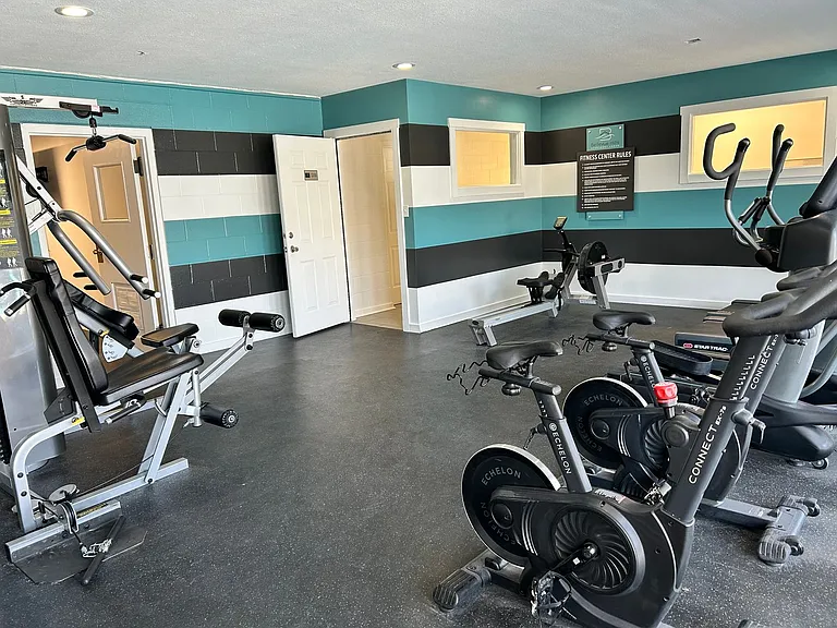 Bellevue Hills Apartment Homes — Photo 40