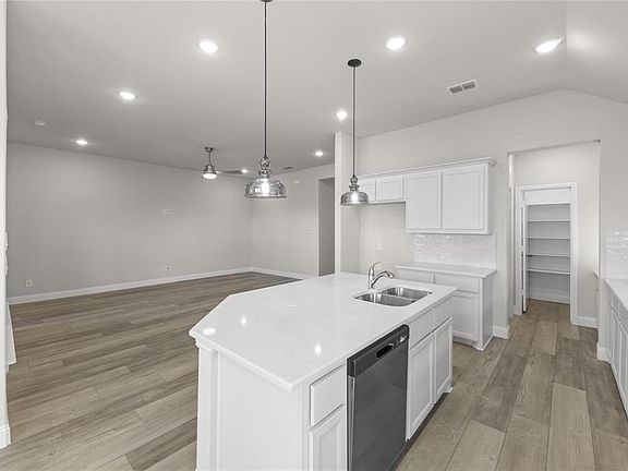 4th image of 2515 Swallowtail St #2515