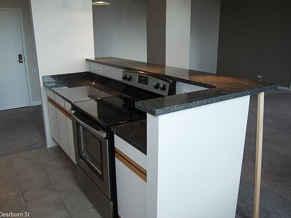 5th image of 600 S Dearborn St #113