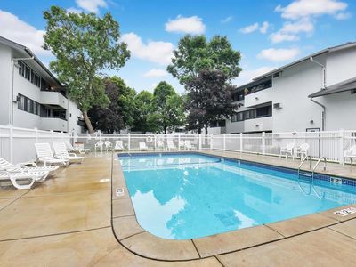 8212 Fremont Ave S APT A, Bloomington, MN, 55420