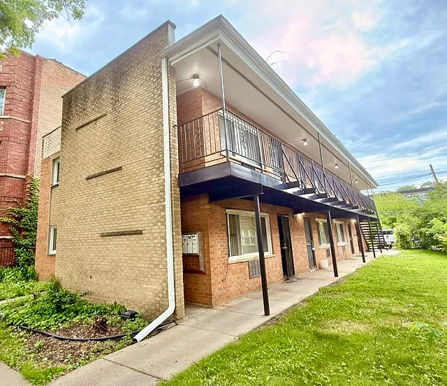 8627 S Ingleside Ave #1A