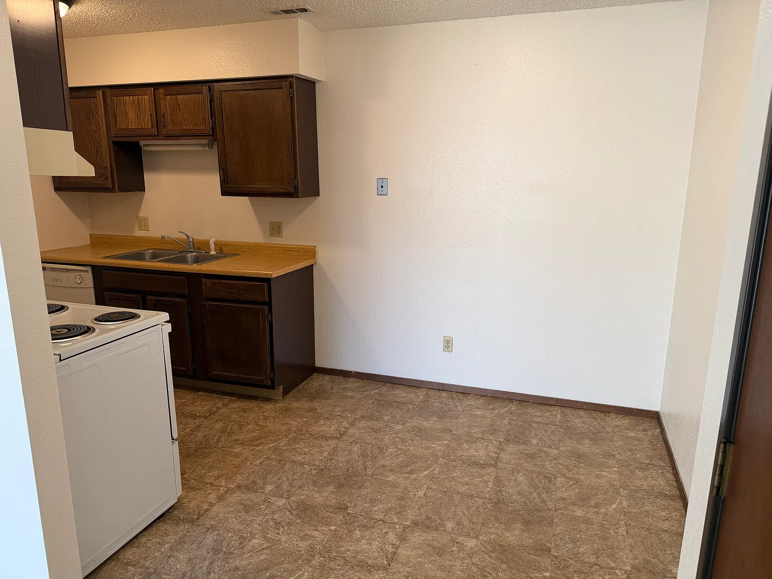 2 bed, 850 sqft, $750 — Photo 3
