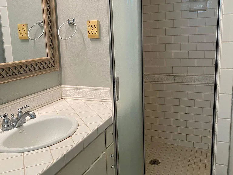 600 Bellaire Dr — Photo 19