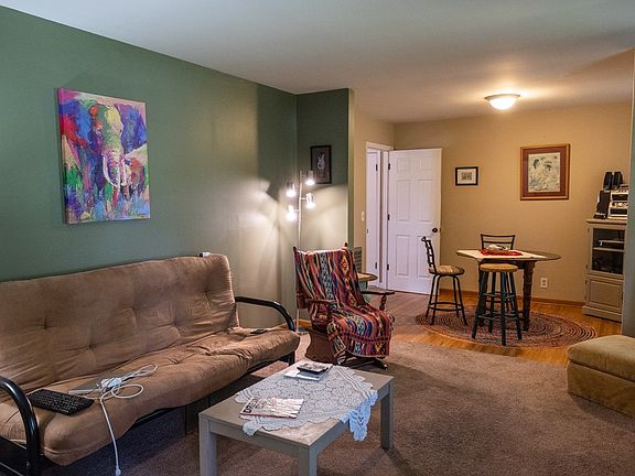 5th image of 108 Lady Marion Dr
