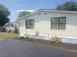 36 Lear Dr, Coventry, RI 02816