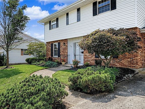 4th image of 633 Sharon Dr