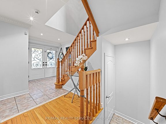 5th image of 24 Wakely Blvd