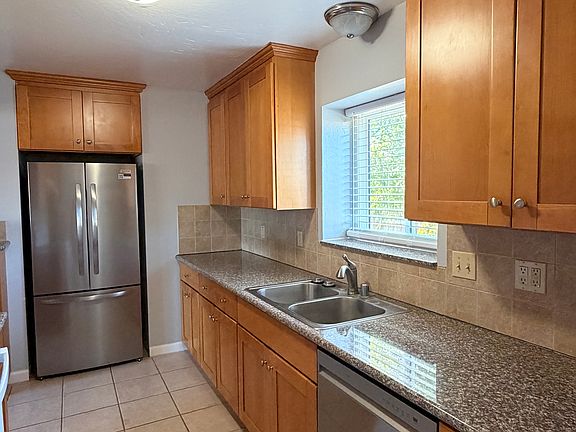 5th image of 3207 Myles Ct APT 1