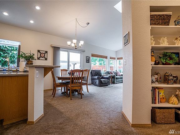 5th image of 5529 Cricket Ln SE