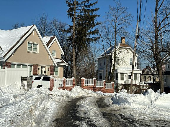 5th image of 21 Wellesley Ave