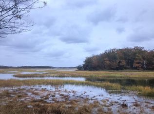 8 Sumac Dr, Essex, MA 01929