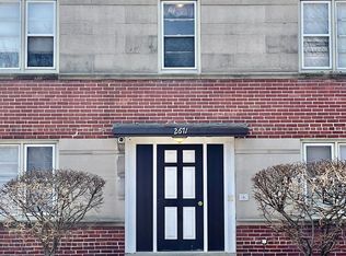 2671 N 74th St APT 2, Wauwatosa, WI 53213