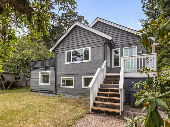4054 Grange Rd, Saanich, BC V8Z 4V3