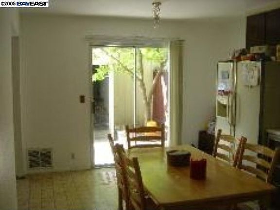 4th image of 4271 Comet Cir