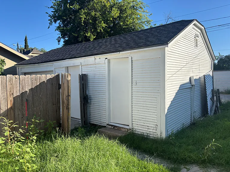 209 N Bishop St — Photo 18